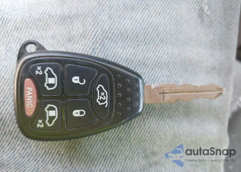 2005 Chrysler Town & Country Touring from USA, damaged, VIN 2C4GP54L65R530904